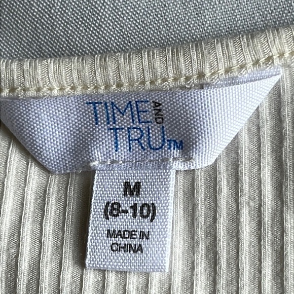Time & Tru Beige Lightweight Top - Picture 3 of 6
